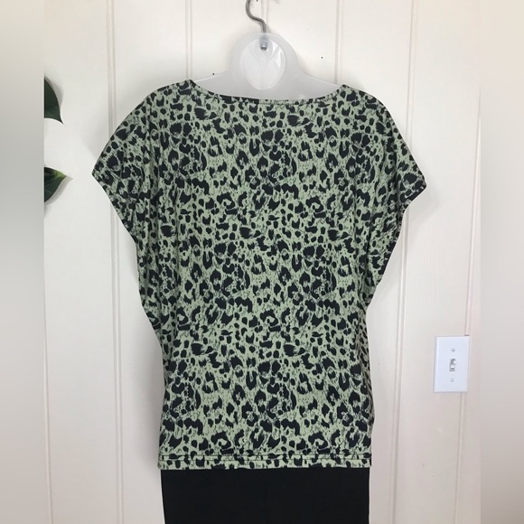 Shein Animal Print Sleeveless Top Blouse 
Large 12 - 14 Soft & Comfy Stretch - Picture 6 of 11